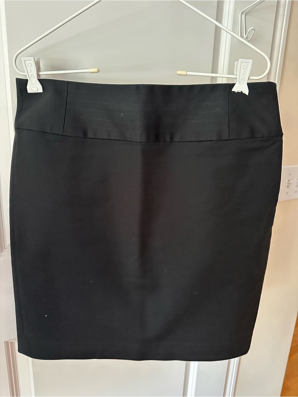 Banana Republic Black Pencil Skirt - Tailored Workwear